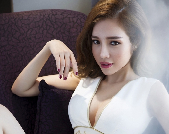 Cận cảnh vẻ nóng bỏng của những bà mẹ 2 con hot nhất showbiz Việt