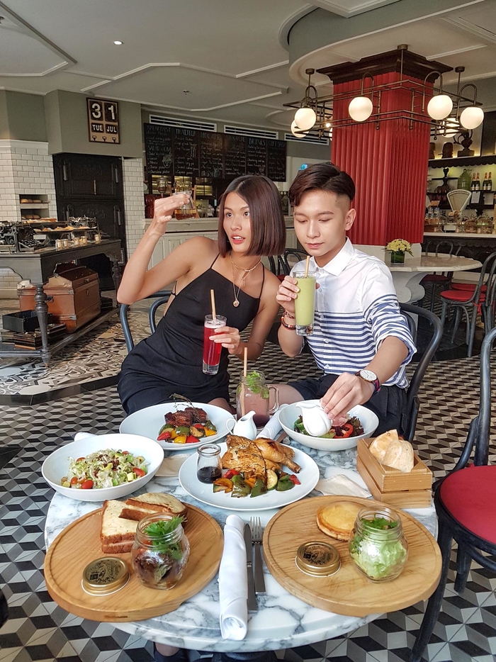 Cặp đôi Thành – Diễm khoe quý tử bụ bẫm, Jun Vũ lại khoe body bốc lửa