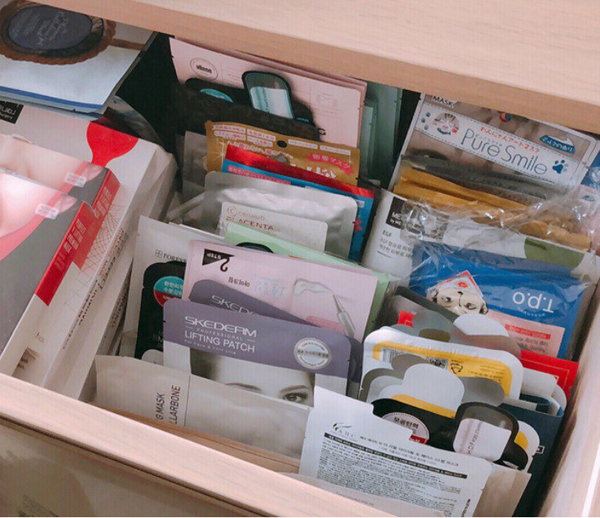 Choáng váng bộ sưu tập mỹ phẩm đáng giá cả gia tài của 4 sao nữ Cbiz
