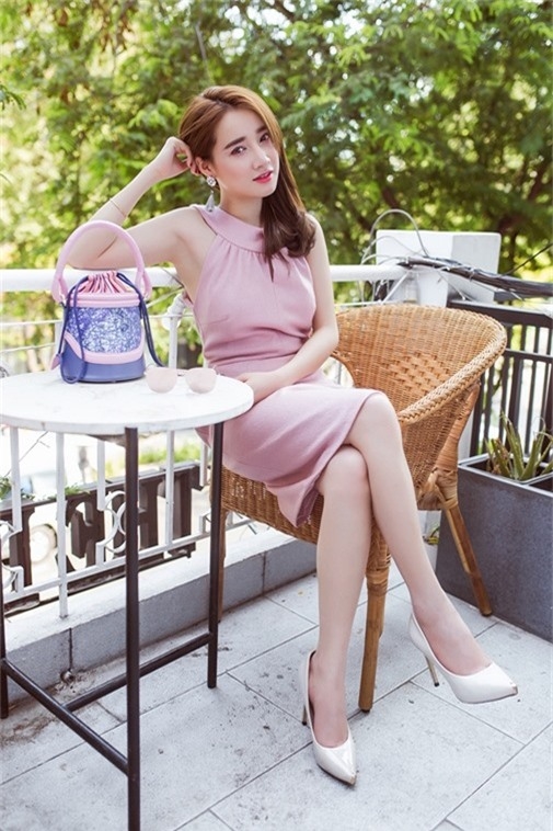 Chưa qua photoshop đôi chân trứ danh của dàn mỹ nhân Việt có còn nuột?