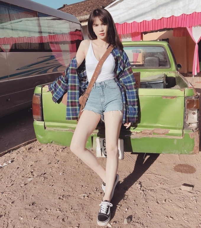 Chưa qua photoshop đôi chân trứ danh của dàn mỹ nhân Việt có còn nuột?