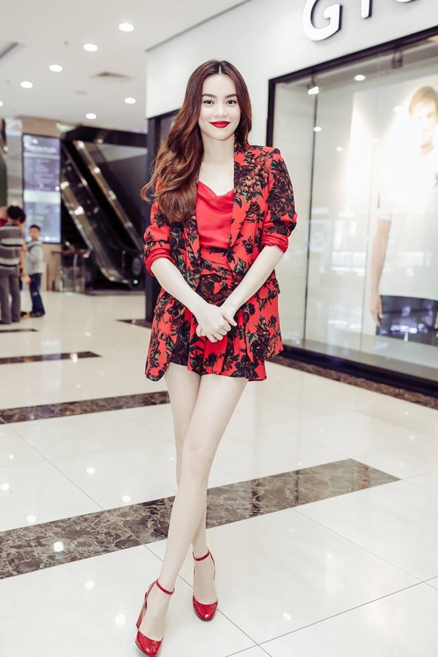 Chưa qua photoshop đôi chân trứ danh của dàn mỹ nhân Việt có còn nuột?