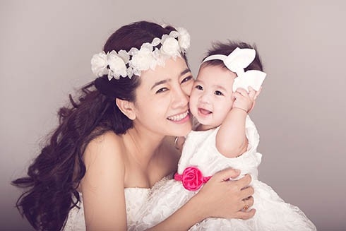 Những bà mẹ đơn thân đầy nghị lực trong showbiz Việt