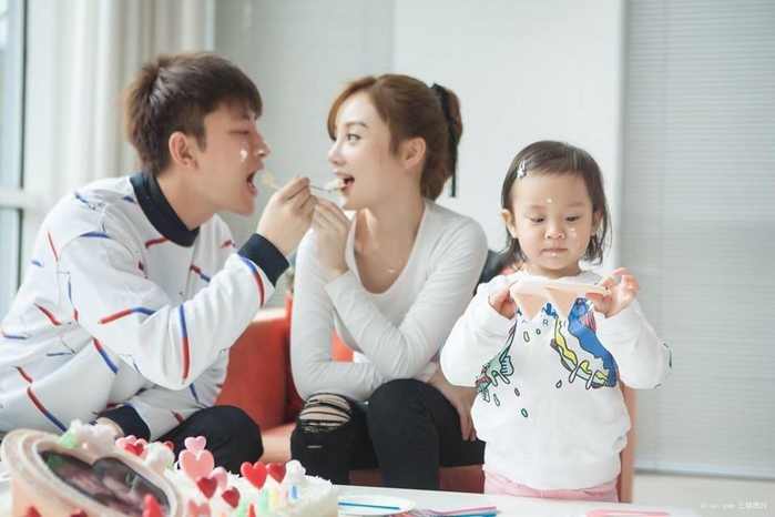 Con nhà sao nổi tiếng: Người được khen nức nở, người bị chê thậm tệ