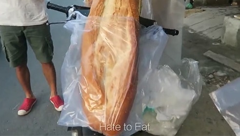 Cộng đồng mạng phát sốt trước ổ bánh mì khổng lồ ở An Giang