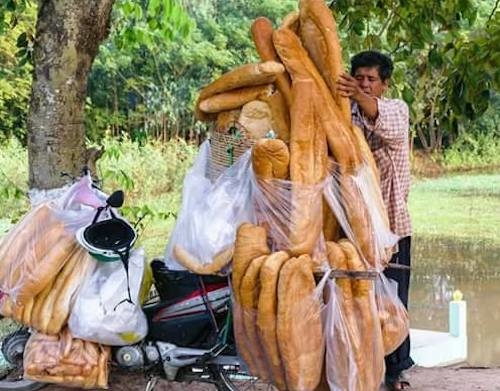 Cộng đồng mạng phát sốt trước ổ bánh mì khổng lồ ở An Giang