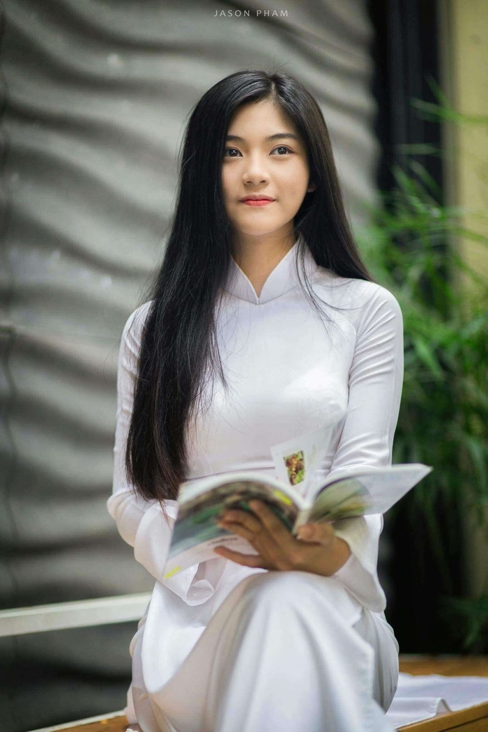 Cùng ngắm những hình ảnh đẹp tinh khôi của nữ sinh Việt trong tà áo dà