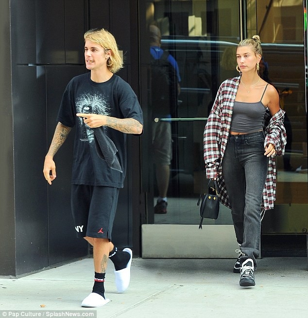 Cuối cùng, Justin Bieber cũng chịu tân trang nhan sắc vì vị hôn thê