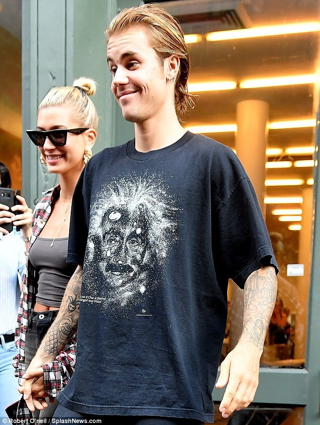 Cuối cùng, Justin Bieber cũng chịu tân trang nhan sắc vì vị hôn thê