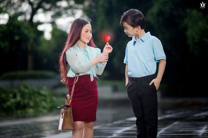 Dân mạng “phát sốt” vì cặp đôi Thư ký Kim phiên bản nhí cực đáng yêu