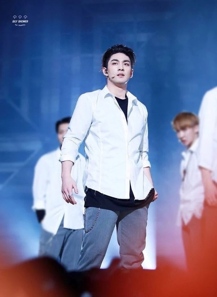Đây mới là thứ giúp các nam Idol cân được mọi style