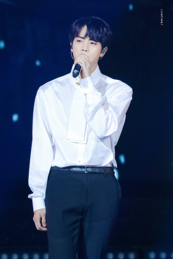 Đây mới là thứ giúp các nam Idol cân được mọi style