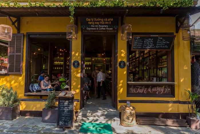 Đến thăm Hội An thì nên ghé quán cafe nào mới đúng điệu phố cổ?