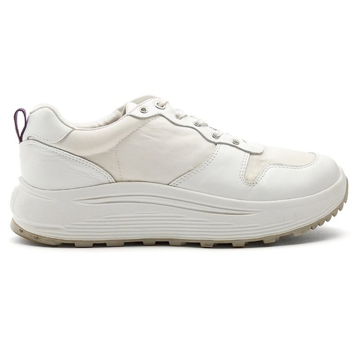Điểm danh những đôi sneaker sang chảnh được lòng hội chị em trong năm