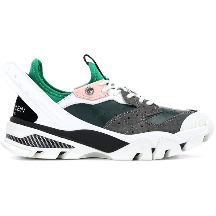 Điểm danh những đôi sneaker sang chảnh được lòng hội chị em trong năm