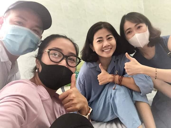 Đông đảo sao Việt và khán giả hỗ trợ Mai Phương chữa bệnh