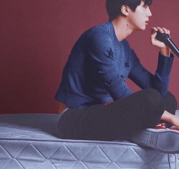 ‘Đột nhập’ hội sao nam Kpop mê đắm áo croptop khoe eo siêu sexy