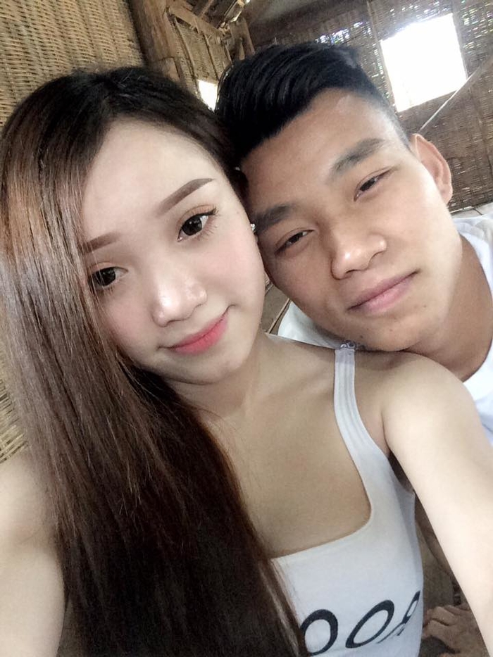 Hoi ban gai cau thu U23: Nguoi xinh nhu hoa hau, ke bi fan xui nen tranh xa