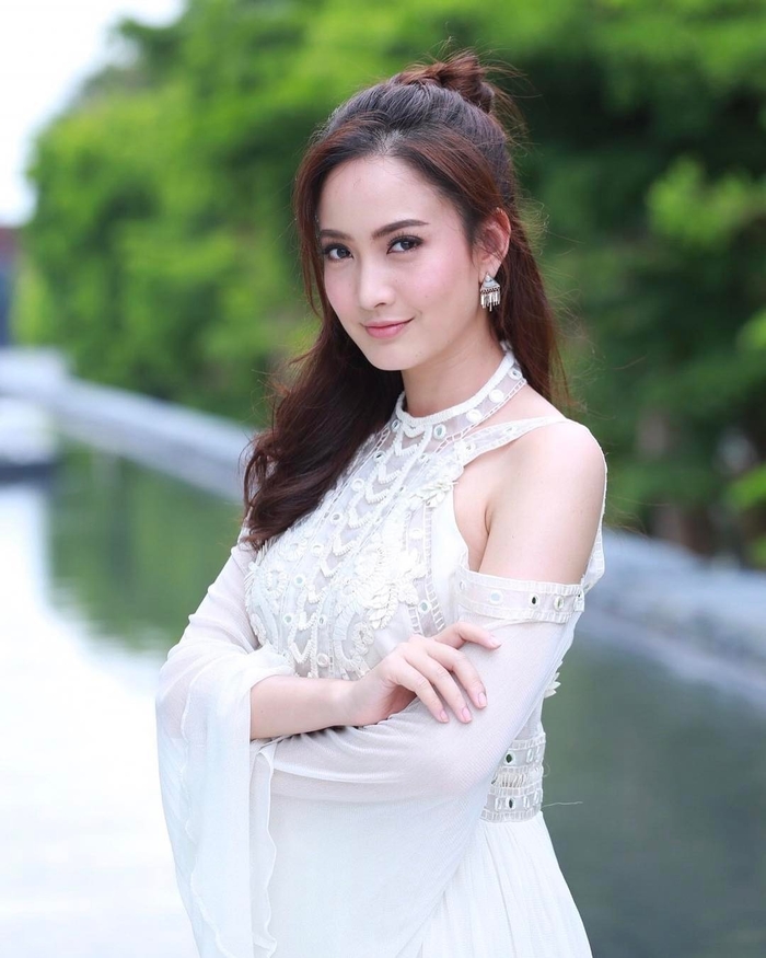 Hội chị đẹp hội tụ toàn mỹ nhân được yêu thích nhất nhì xứ chùa Vàng