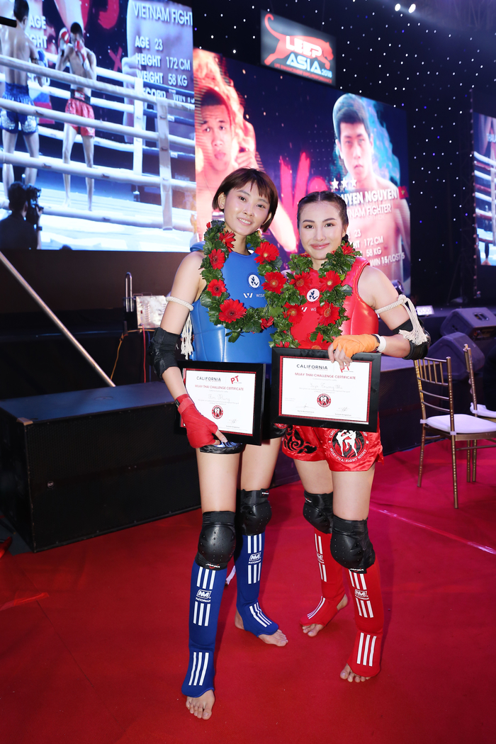 Yaya Trương Nhi khiến 1000 người xúc động khi hát mừng sinh nhật mẹ