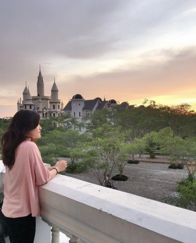 Say đắm trước vẻ đẹp của trường phù thủy Hogwarts phiên bản miền Tây