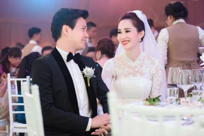 Khi sao Viet len xe hoa: Nguoi kin dao, nguoi lai song hi lam bon