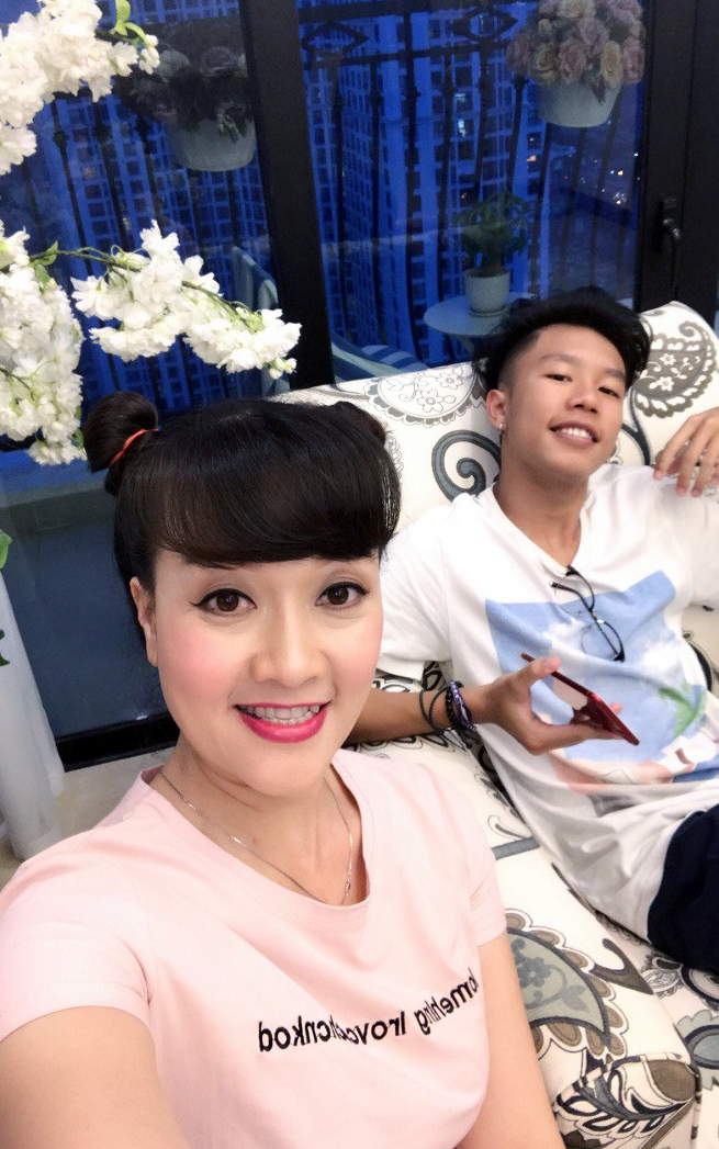 Giu kin nhieu nam lien, khong ngo con ruot cua hoai linh, van dung và phi nhung da cao lon the nay