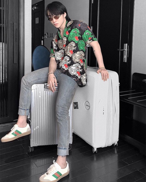 Ảnh hot sao Việt: NS Lê Bình xúc động khi gặp Mai Phương