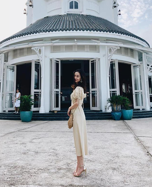 Ảnh hot sao Việt: NS Lê Bình xúc động khi gặp Mai Phương