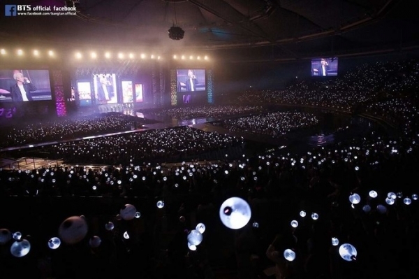 Lightstick nhóm nhạc Kpop nào đẹp nhất và khó hiểu nhất