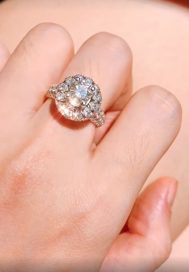 Lóa mắt với những chiếc nhẫn cưới kim cương trị giá tiền tỷ của sao Vi