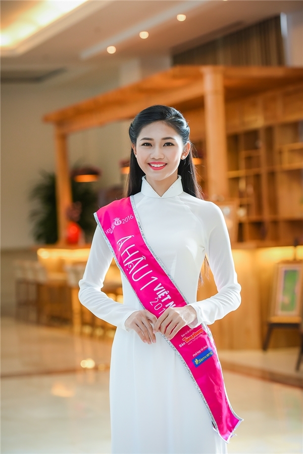 Loạt người đẹp vướng nghi vấn sắp lên xe hoa