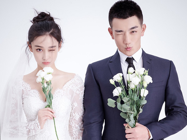 Lý Thần lộ diện với vẻ bơ phờ mệt mỏi khi Trương Hinh Dư cưới chồng