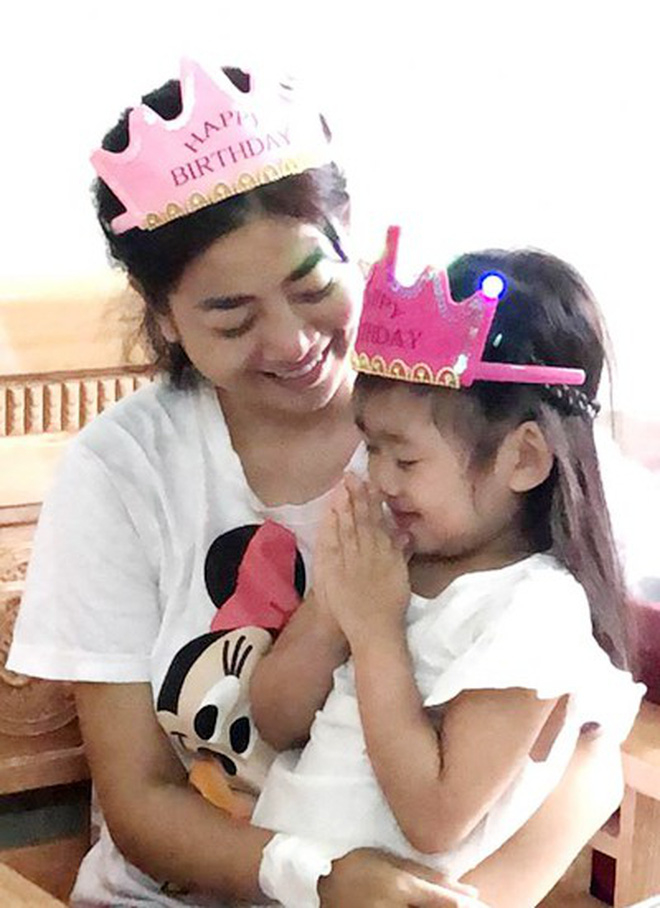 Mai Phương mừng sinh nhật con gái 5 tuổi ở bệnh viện