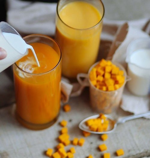 Mỗi ngày uống một ly sữa nhà làm này để giúp bổ não và đẹp da