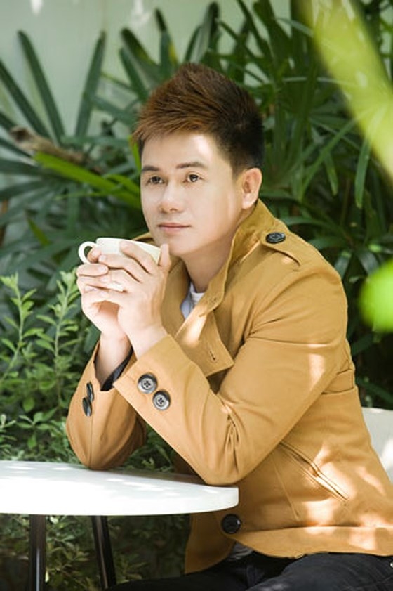 Muon kieu doi pho voi thang co hon cua sao Viet: Nguoi kieng cu, nguoi an chay niem phat