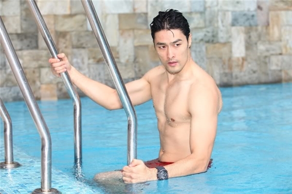 Mỹ nam thế hệ mới vẫn phải chào thua body của dàn sao nam Việt U50 này