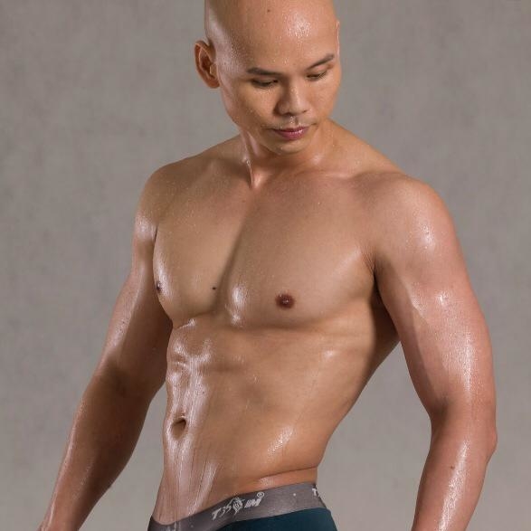 Mỹ nam thế hệ mới vẫn phải chào thua body của dàn sao nam Việt U50 này