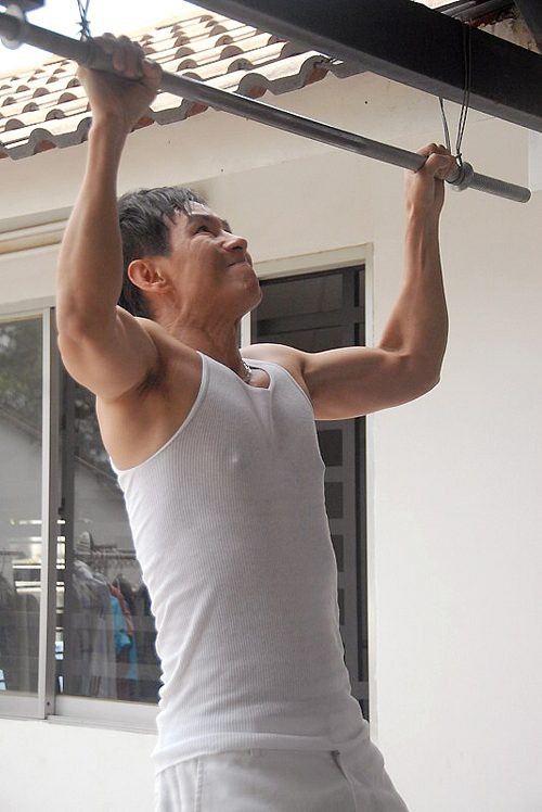 Mỹ nam thế hệ mới vẫn phải chào thua body của dàn sao nam Việt U50 này