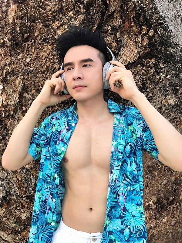 Mỹ nam thế hệ mới vẫn phải chào thua body của dàn sao nam Việt U50 này