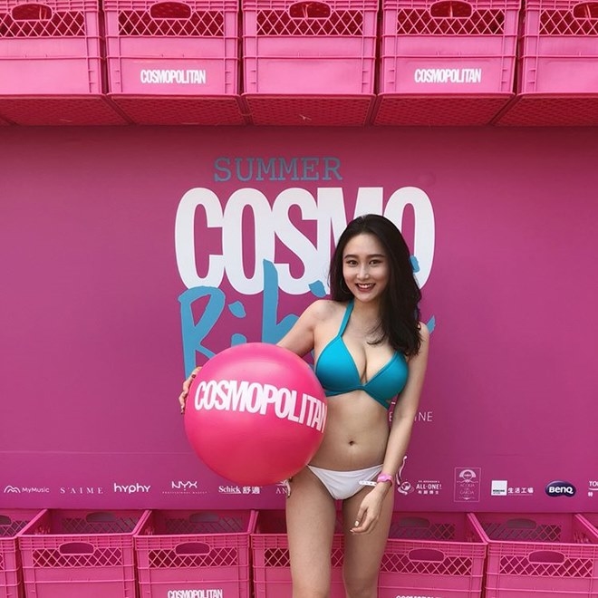 Mỹ nữ gốc Việt gây náo loạn tại sự kiện ở Đài Loan vì quá sexy