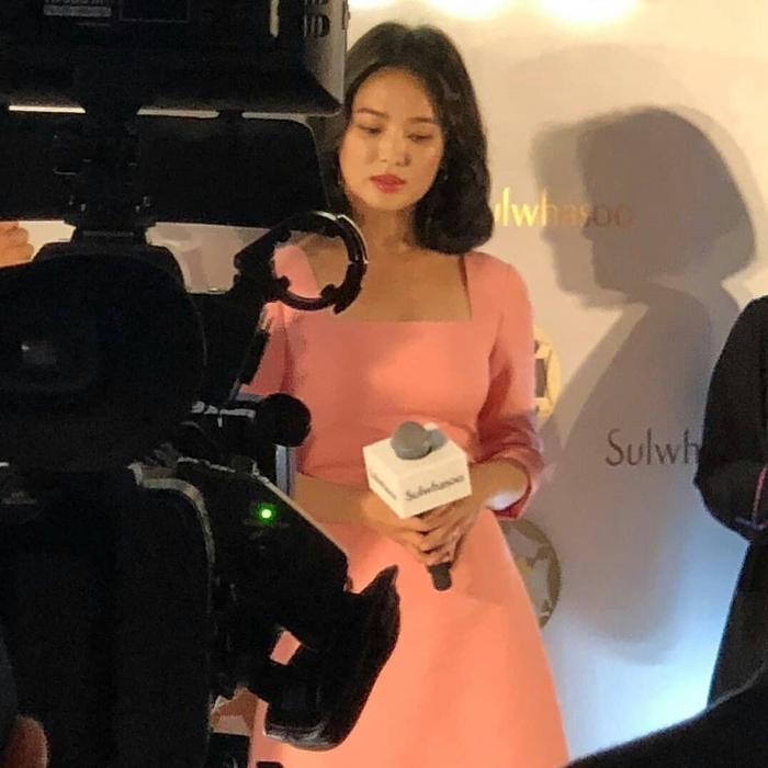 Nhan sắc khác biệt của Song Hye Kyo qua ống kính sự kiện và fan hâm mộ