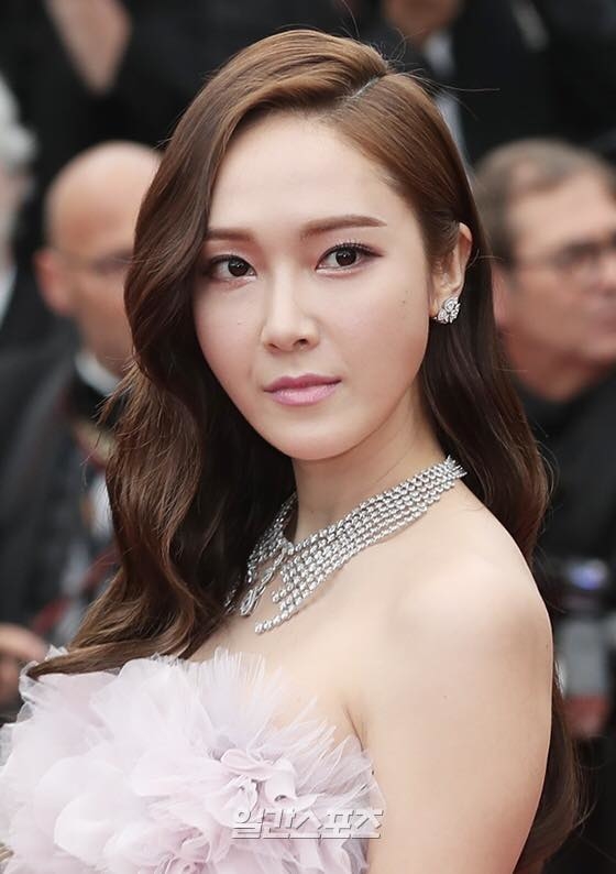 Nhìn dàn sao Kpop này, công chúng sẽ không bao giờ tin vào ảnh tạp chí