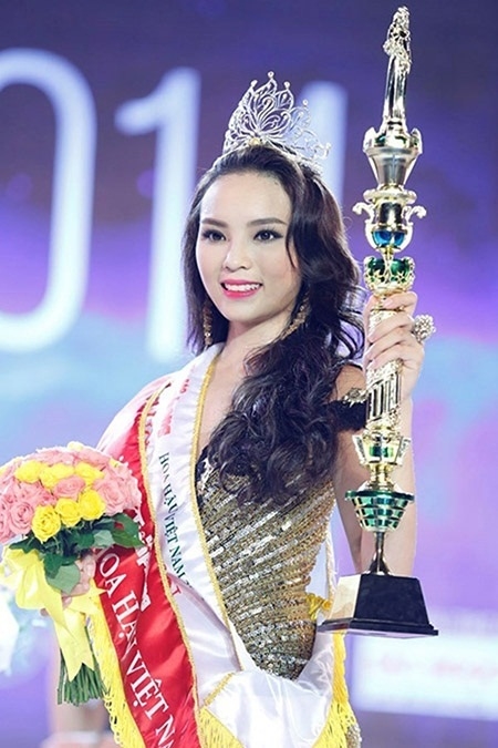 Nhìn lại vương miện và quyền trượng Hoa hậu Việt Nam sau 30 năm