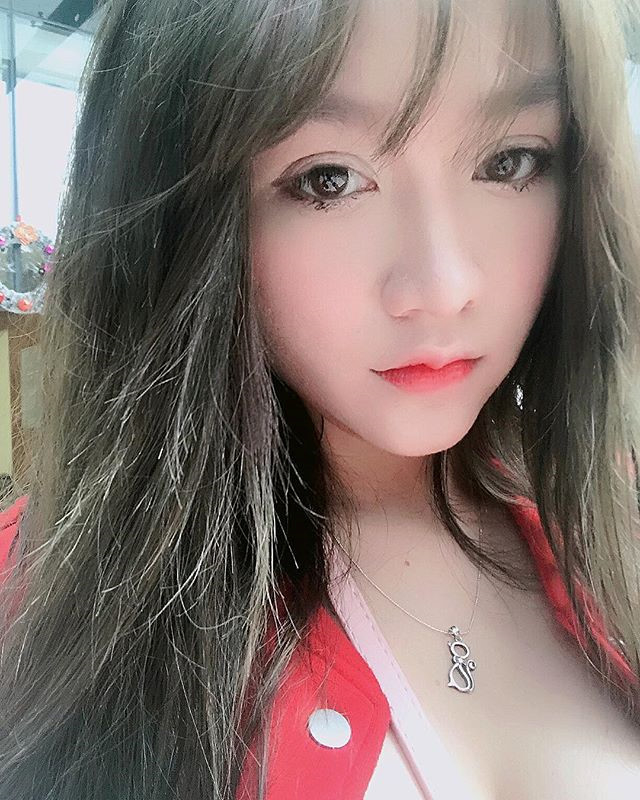 Nhung co nang streamer noi ting khong thua kem cac ngoi sao trong Vbiz