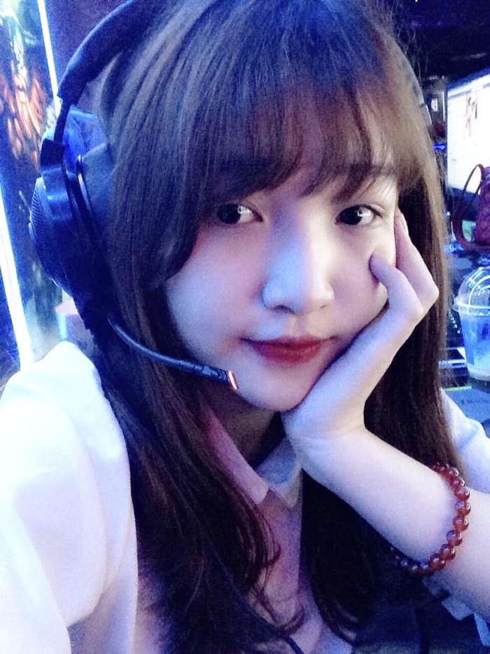 Nhung co nang streamer noi ting khong thua kem cac ngoi sao trong Vbiz