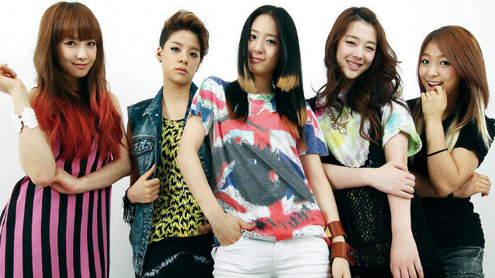 Những girlgroup đình đám của Kpop đã “dậy thì thành công” như thế nào?