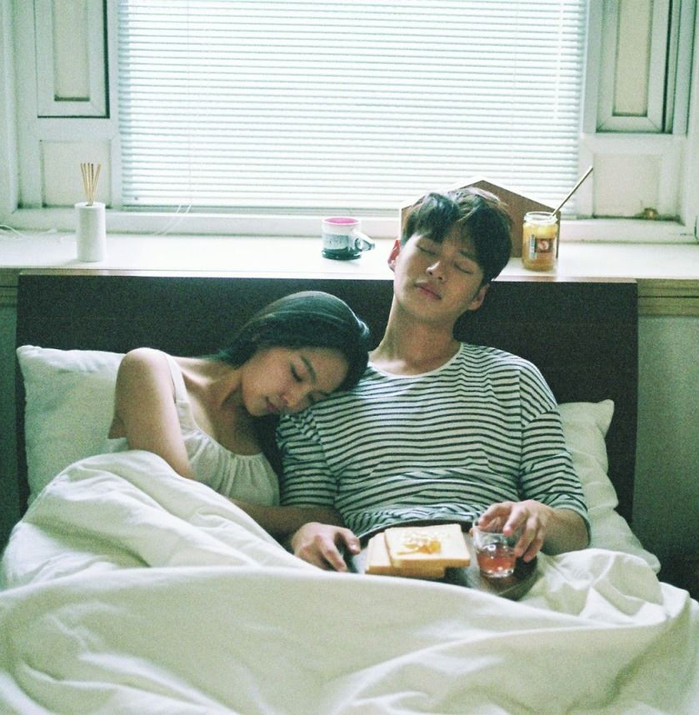 Những hành động đơn giản nhưng tiết lộ rằng chàng yêu bạn rất nhiều