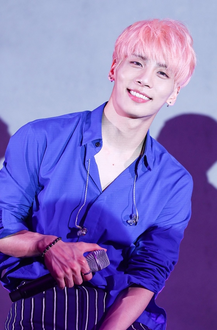 Những IDOL điêu đứng sự nghiệp chỉ vì công khai hẹn hò
