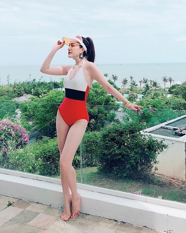 Những người đẹp Vbiz nghiện phụ kiện thấy “tuốt tuồn tuột”